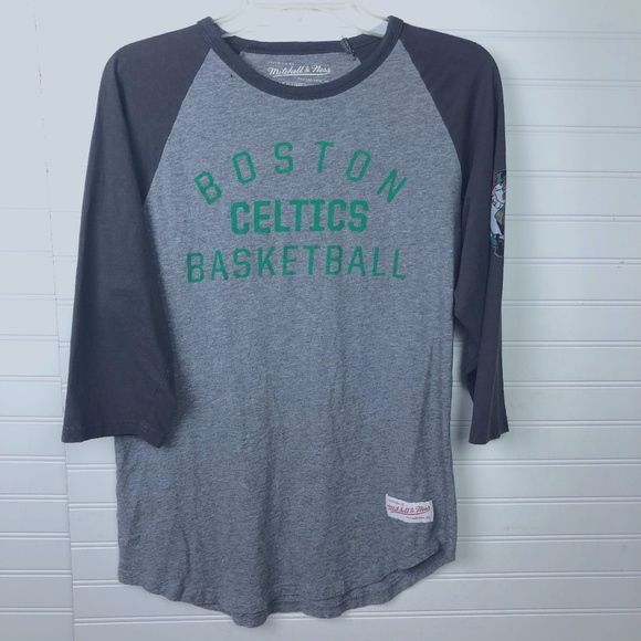 Mitchell & Ness - Boston Celtics Basketball Ranglan Top - Picture 1 of 7